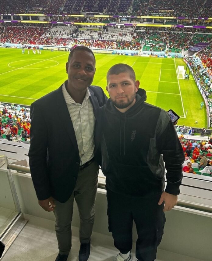 “Thank you my friend”: Khabib showed a gift from Patrick Kluivert (photo)

