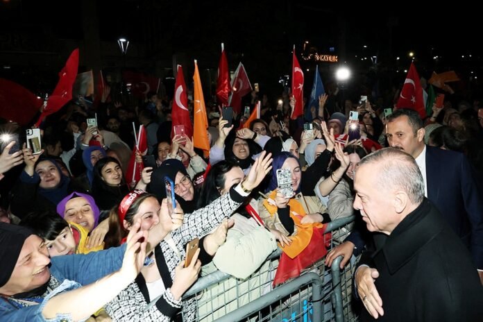 Erdogan supporters took to the streets of Ankara to support him KXan 36 Daily News

