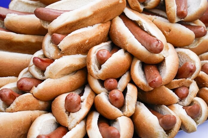  How to eat more than 70 hot dogs in 10 minutes?  What the participants of the US Independence Day 