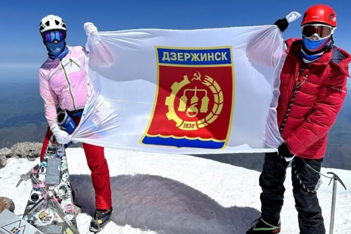 14-year-old student from the Nizhny Novgorod region climbed to the top of Elbrus KXan 36 Daily News

