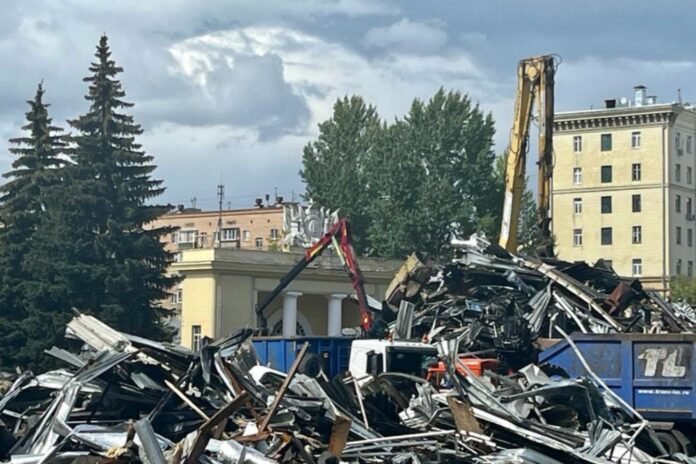  The buildings of the All-Union Construction Exhibition are being demolished in Moscow.  - Russian newspaper

