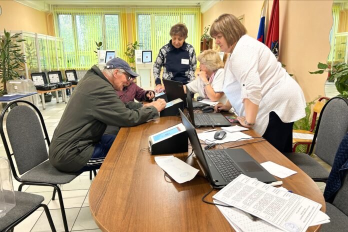 Despite the popularity of online voting, polling stations in Moscow are not empty - Rossiyskaya Gazeta

