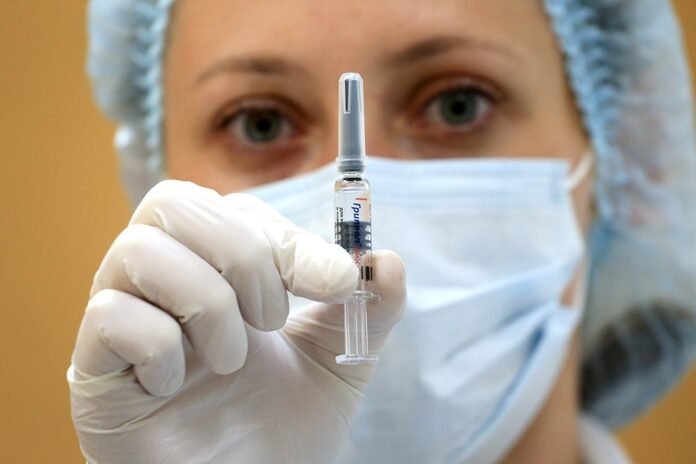 Expert Shkitin reminded that free vaccination can be carried out in paid clinics - Rossiyskaya Gazeta

