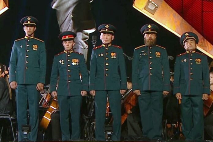 Экипаж танка "Алеша" на праздновании 80-летия Курской битвы.