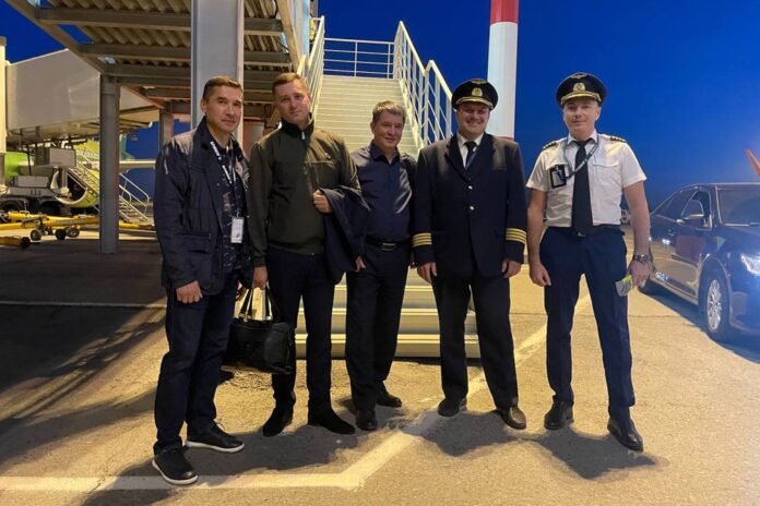 Pilots who landed the Airbus in a field returned from Novosibirsk to Yekaterinburg - Rossiyskaya Gazeta

