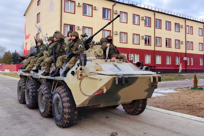 Soldiers of the 103rd Regiment showed Putin's all-terrain vehicle to Rostov schoolchildren - Rossiyskaya Gazeta

