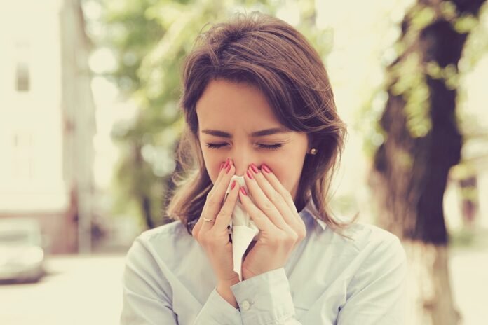 The doctor told how to distinguish an allergic runny nose from a cold - Rossiyskaya Gazeta

