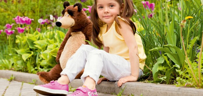  Where to look for children's shoes for summer?  In the new Geox & Masha and The Bear capsule

