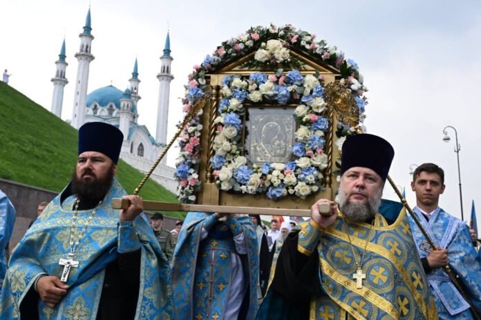 A religious procession was held in Kazan in honor of the appearance of the Kazan Icon of the Mother of God - Rossiyskaya Gazeta

