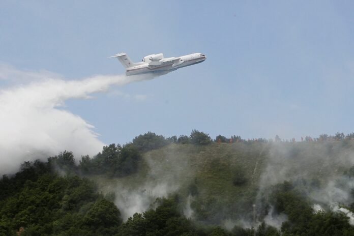 Il-76 aircraft joined firefighting efforts near Novorossiysk - Rossiyskaya Gazeta

