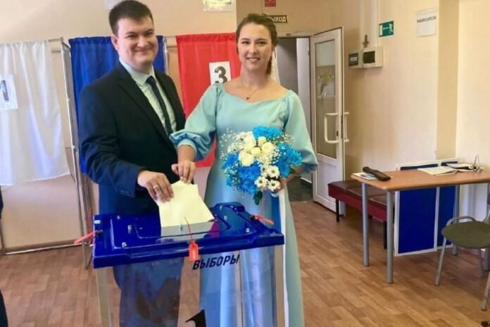 In Sakhalin, newlyweds from the registry office arrived at the polling station - Rossiyskaya Gazeta

