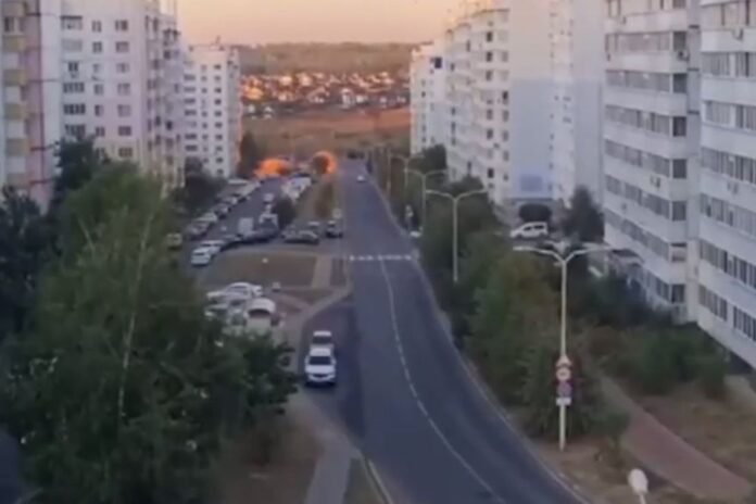 The moment when the Armed Forces of Ukraine attacked a parking lot in Belgorod was captured on video - Rossiyskaya Gazeta

