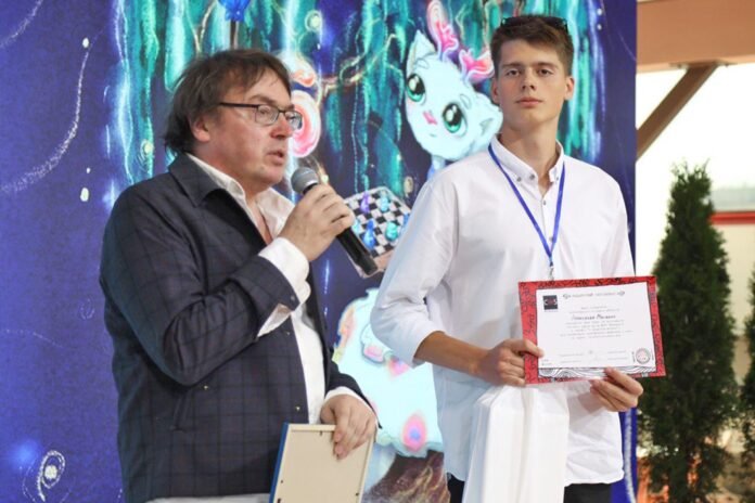 The winners of the sixth season of the literary contest 