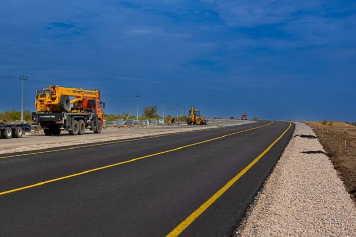 Penza road workers repaired the open section of the Novorossia highway - Rossiyskaya Gazeta

